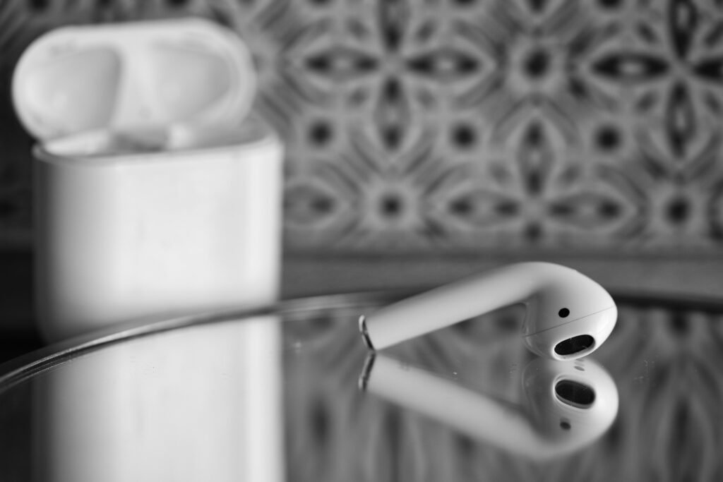 How to Determine Whether the Case for Your AirPods Is Charging